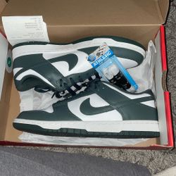 Nike Sb Dunks. Brand New W Box And Laces. Sz 9.5