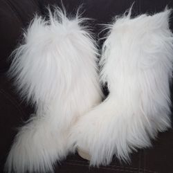 Pilner White Fur Boots