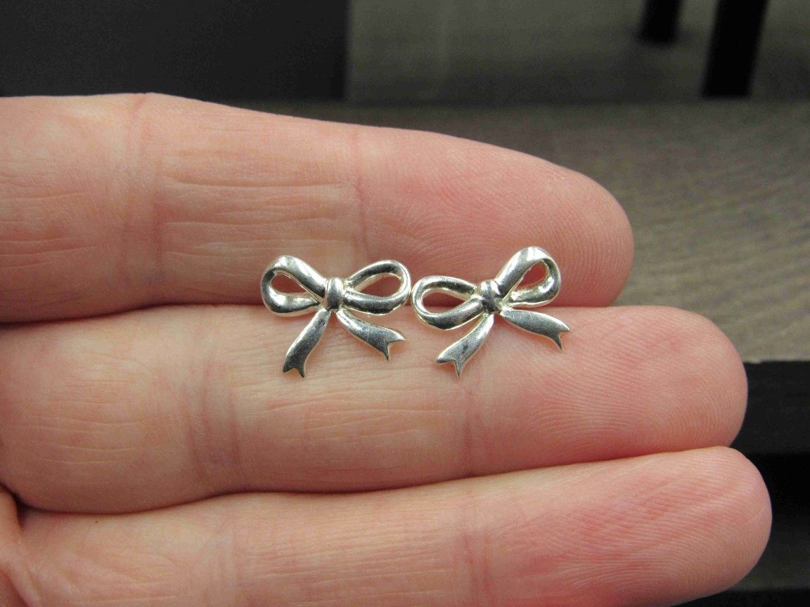 Sterling Silver Small Bow Stud Earrings Vintage Wedding Engagement Anniversary Beautiful Everyday Minimalist Cute Sexy