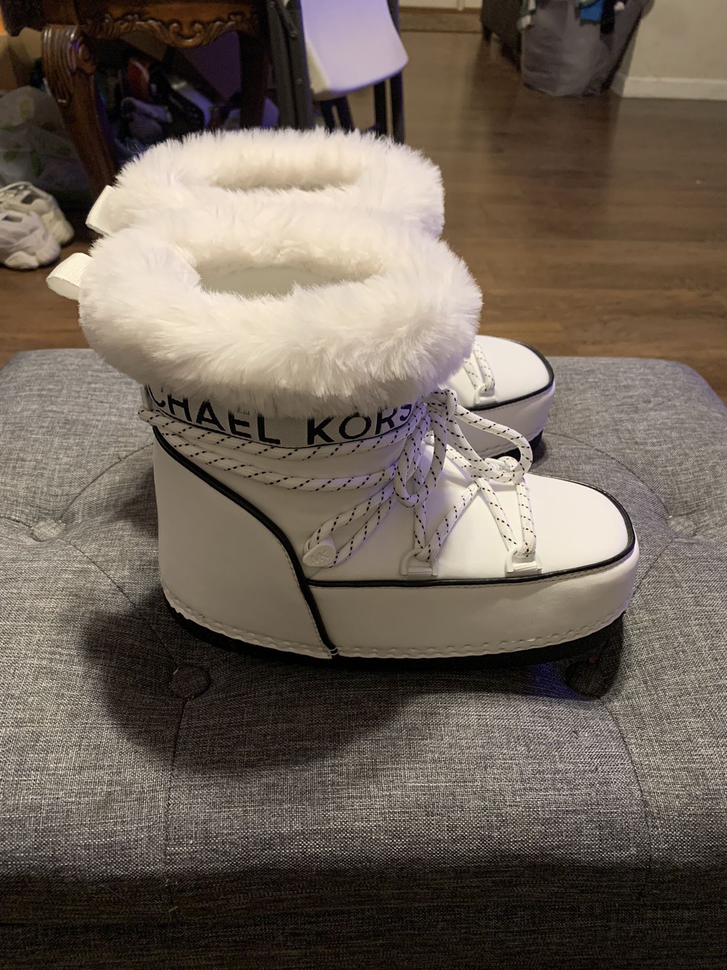 Michael Women's Zelda White Booties Winter Boots for in Ceres, CA - OfferUp