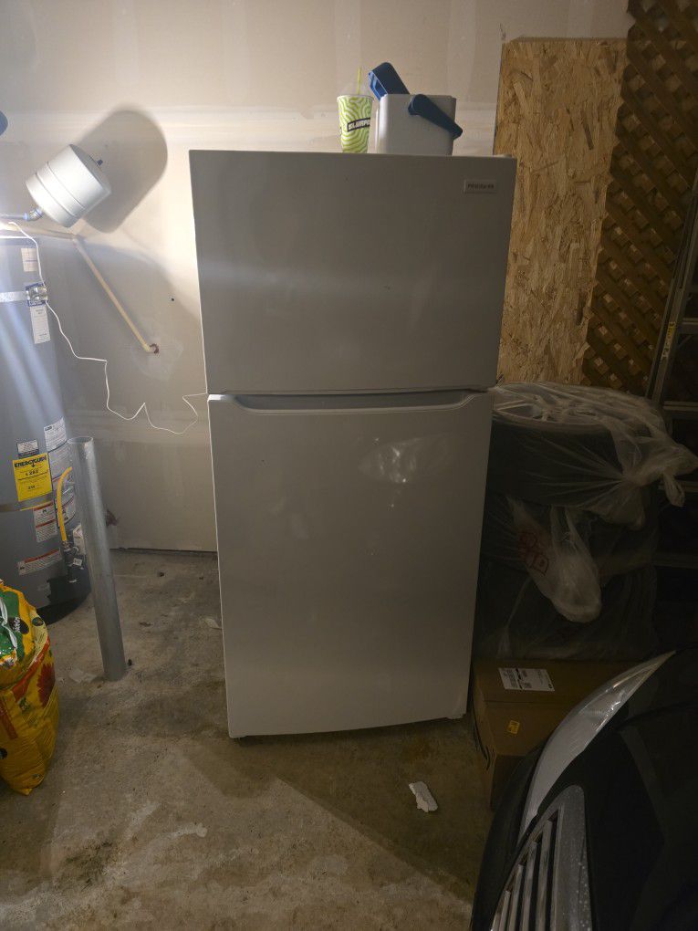 Frigidaire Refrigerator And Freezer