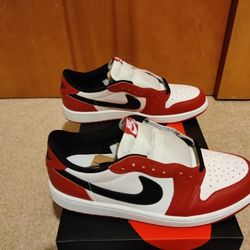 Jordan 1 Low Chicago
