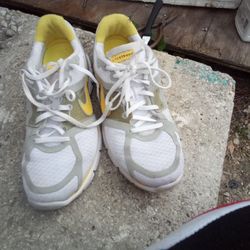 Nike Shoes Still In Good Condition Asking For $15