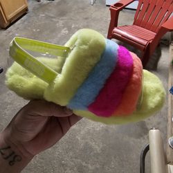 Size 5 Ugg Slide