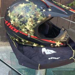 THOR YOUTH  SIZE (L) MOTORCYCLE HELMET LIKE  NEW!!!