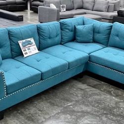 New Sectional Couch / Free Delivery 