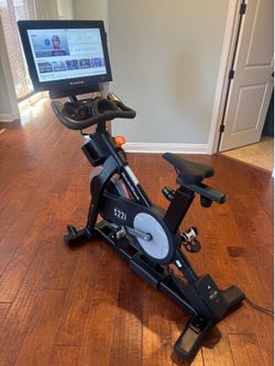 NordicTrack Commercial S22i Studio Cycle - Excellent Condition - Minimal Use