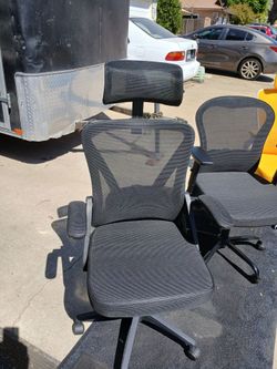 Black Mesh Office Chair with Headrest