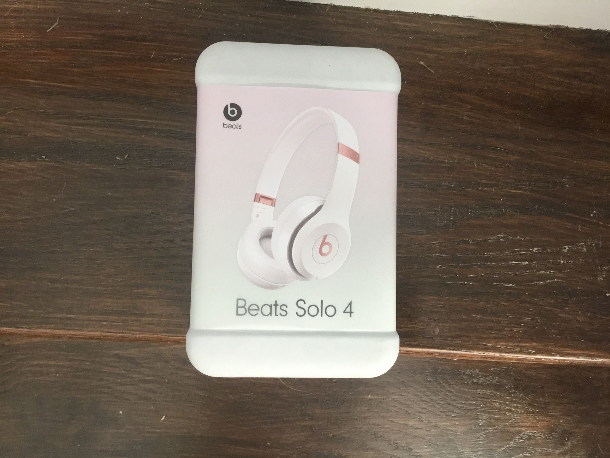 Beats Solo 4 - Wireless Bluetooth On-Ear Headphones Pink