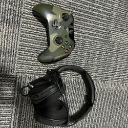 Xbox Controller And Microphone 