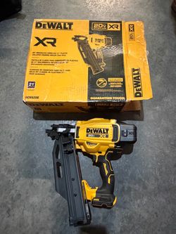 DeWalt 20V 21° Cordless Framing Nailer (tool only)
