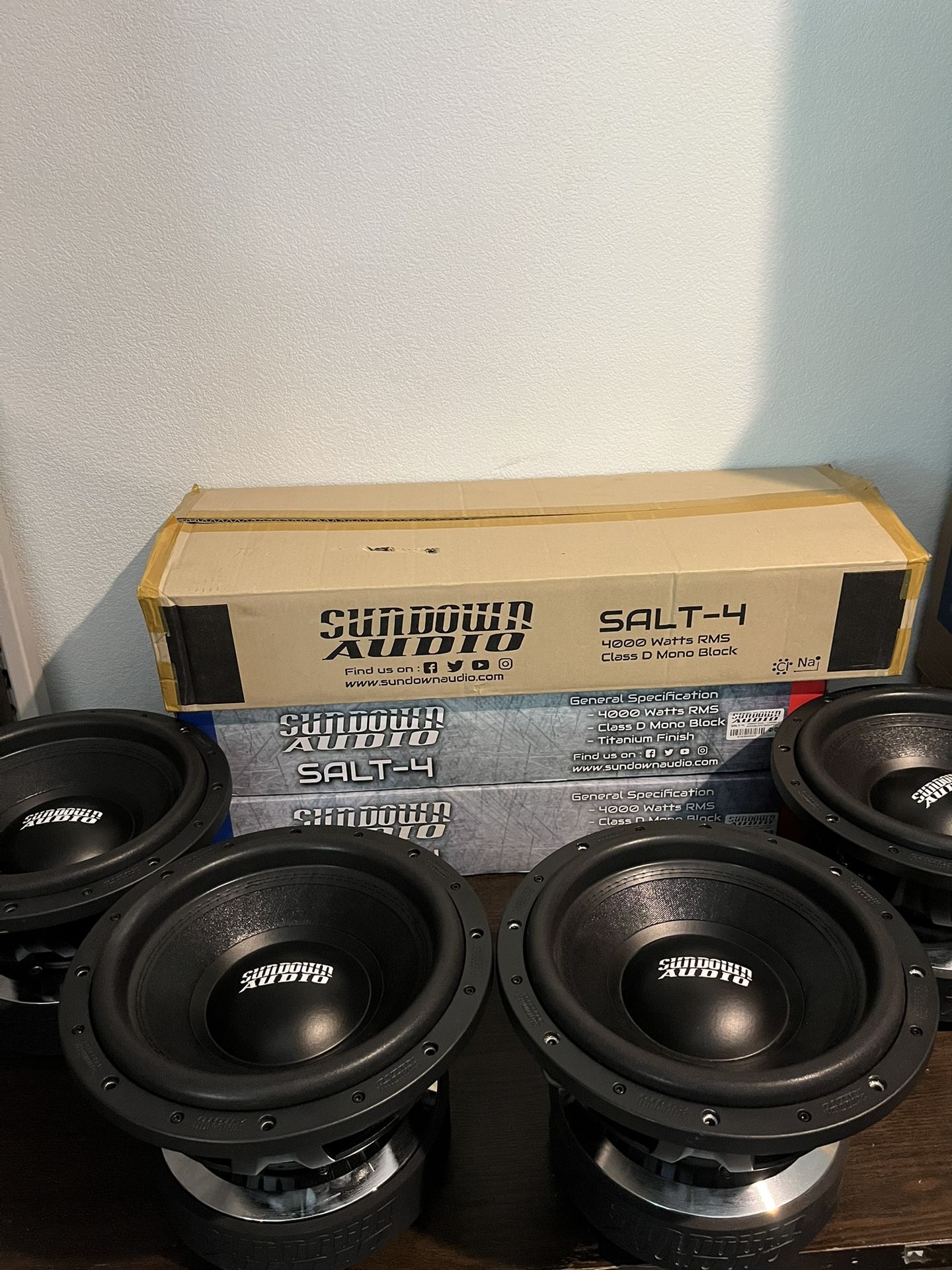 Sundown Audio Subwoofers And Amps