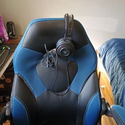Blue Tooth Razer Nari Headset