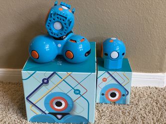 Excellent Condition - Dot and Dash Robots by Wonder Workshop for Kids Ages  5-12+ - Box Included. for Sale in Spring, TX - OfferUp
