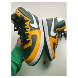 Nike Terminator High Seattle Supersonics sneaker Men’s Size 10.5 & 11 available New No BOX!