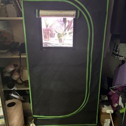4x2x2ft Vivosun Grow Tent + Accessories 