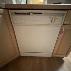 GE Hotpoint Dishwasher