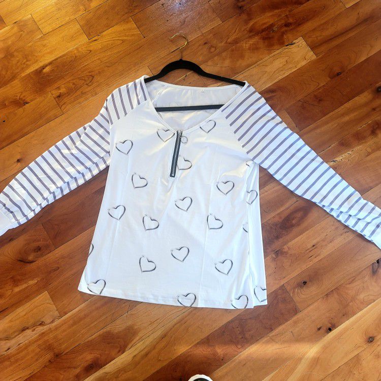 YOU WILL LOOK ADORABLE  CASUAL IN THIS ZIP UP HEART CUFFED T SHIRT TOP 