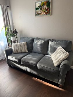 Gray Sofa / Sleeper Sofa – Good Condition