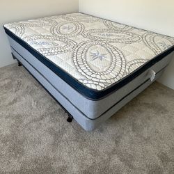 Queen Size Mattress Pillow Top 12" Firm.     New Mattress In A Plastic.    We Offer Same Day Delivery 