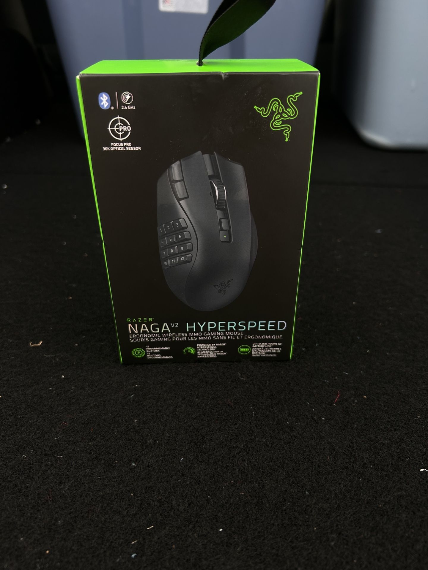 RAZER NAGA V2 HYPERSPEED GAMING MOUSE WIRELESS MMO FOCUS PRO - NEW SEALED