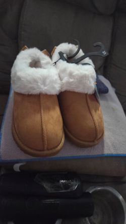 Wonder Nation  Faux Fur Trim Slippers
