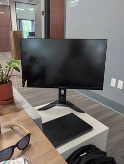 Computer Screen. High Refresh Rate. IPS Panel.