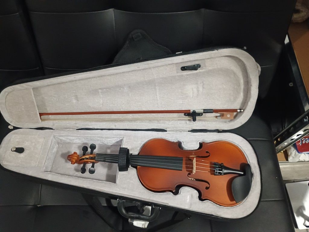 Mendini Student Violin 1/4 Size With Case Excellent Condition