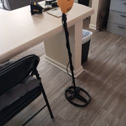 Garrett Metal Detector, only used once. 