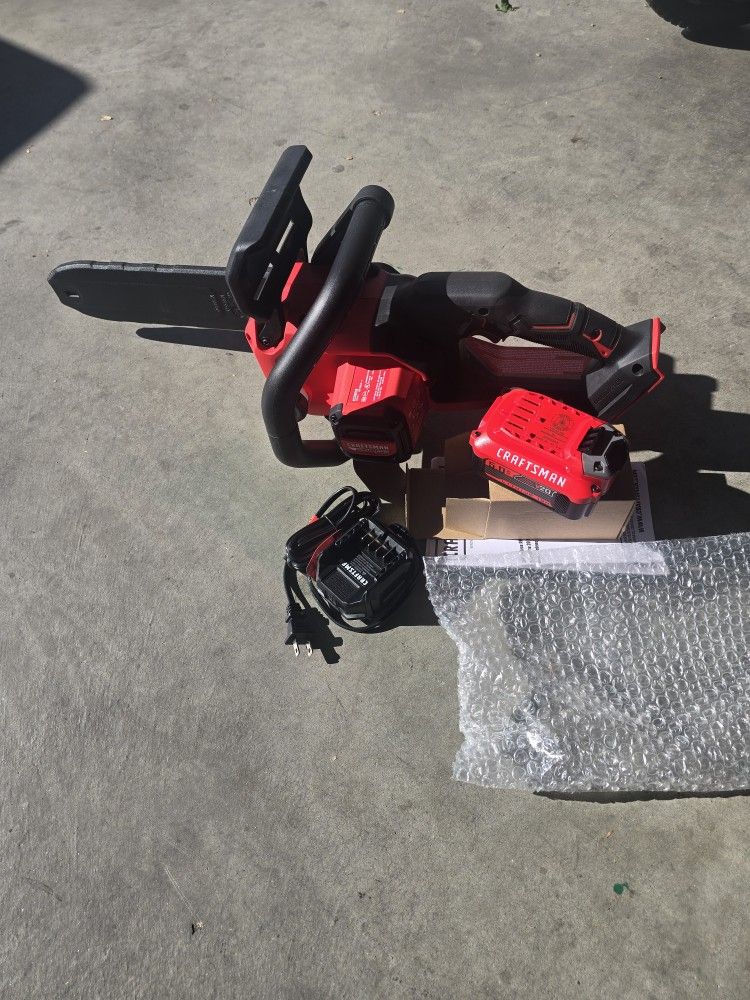 CRAFTSMAN V20 20-volt Max 12-in Battery 5 Ah Chainsaw (Battery and Charger Included)
