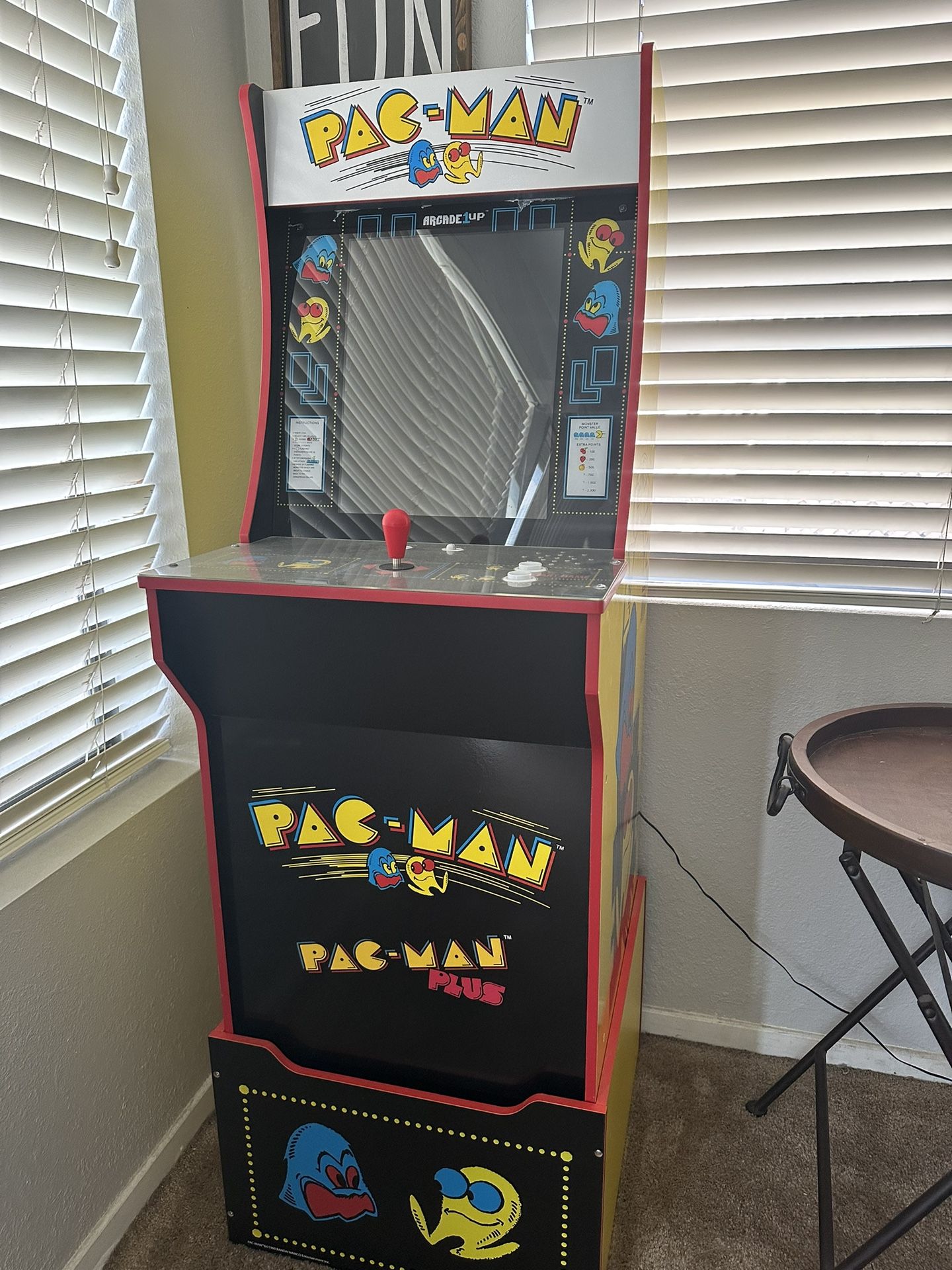 Pacman Tabletop Riser Pac Man Arcade Machine W/ Riser for Sale in Victorville, CA - OfferUp