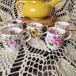 Elizabethan England Bone China Tea Cups And Tea Pot Set