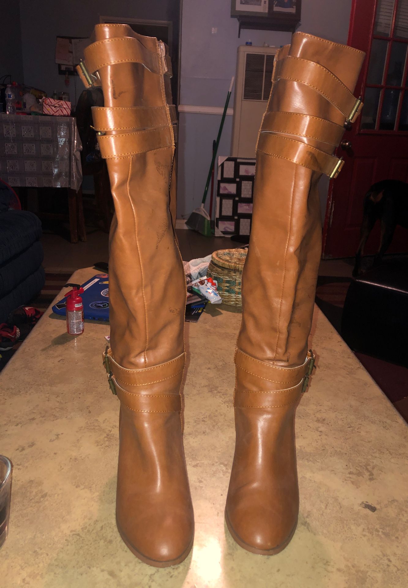 Tan brown boot heel size 8 woman