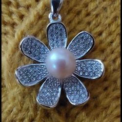 Daisy Cubic Zirconia & Pearl Sterling Silver  Necklace (NWT)