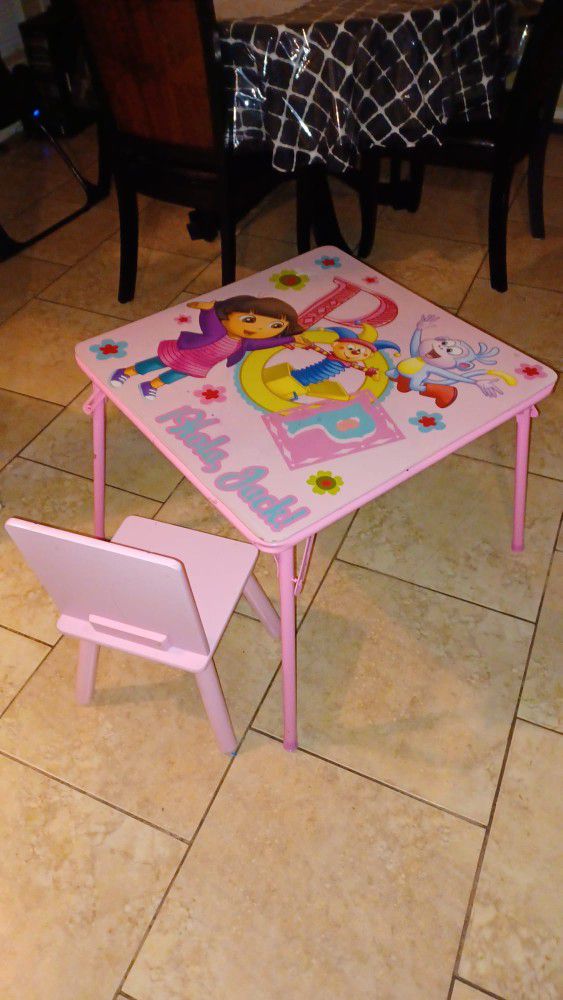 Dora The Explor Table With 1 Chair In Good Condition 
