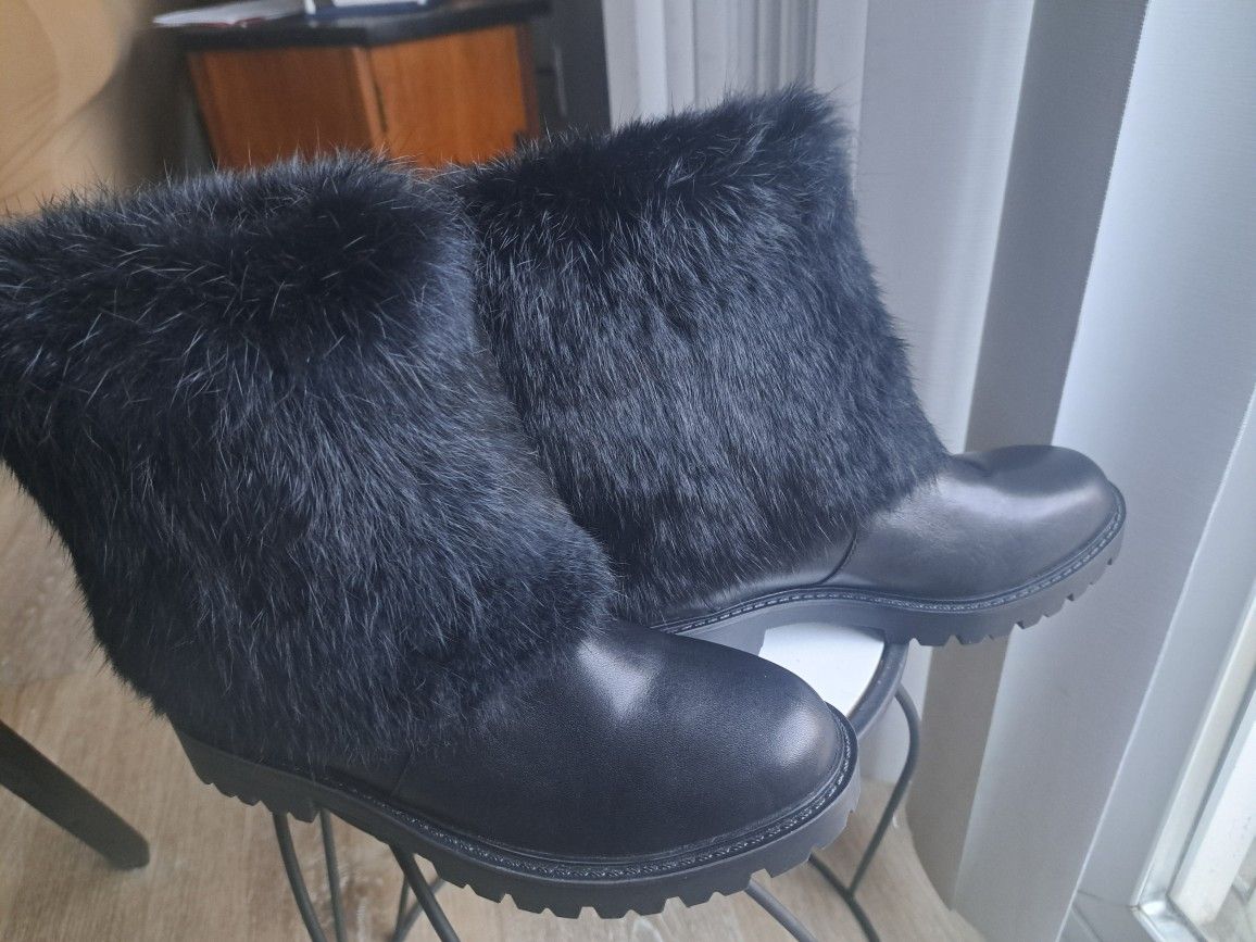 Charles David Size 6