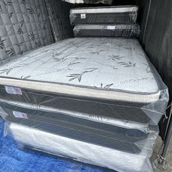 Full Size Mattress Pillow Top 12" thick.     New mattress.