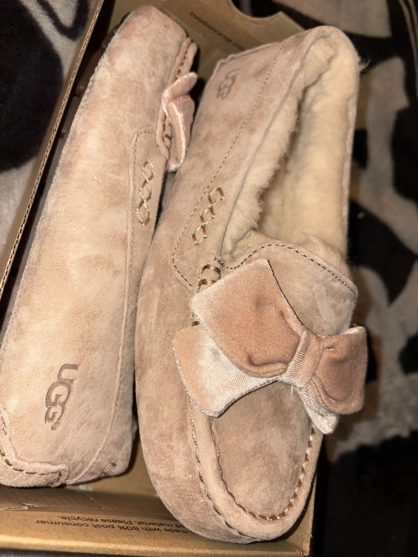 UGG