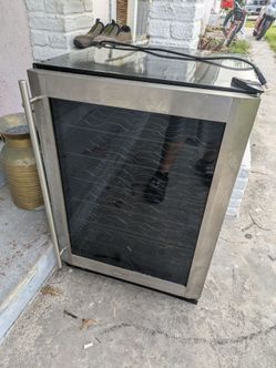 Magic Chef 50 bottle wine cooler