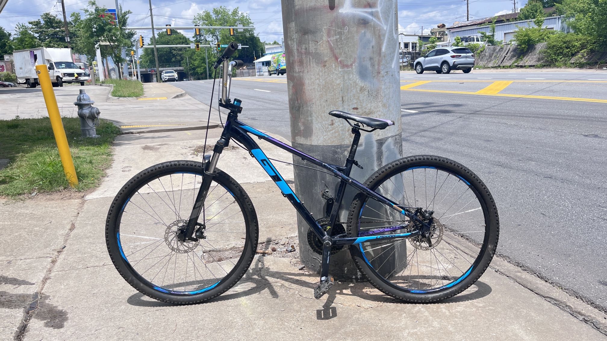 GT LAGUNA CONVERSION