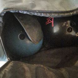 3 Bowling Balls Wt10-12lbs 2 Bowling Bags And Pair Of Bowling Shoes