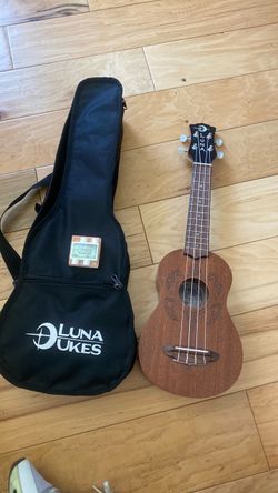 Luna Dukes ukulele