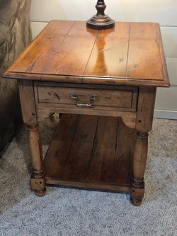 Ethan allen old world treasure end table
