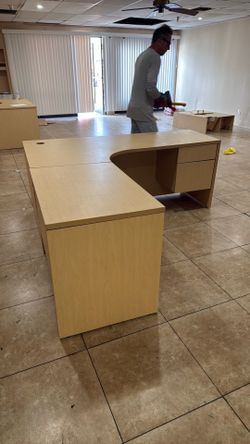 Free desks. MUST BE GONE TODAY Sat June 6