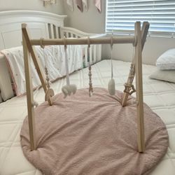 baby play gym with mat