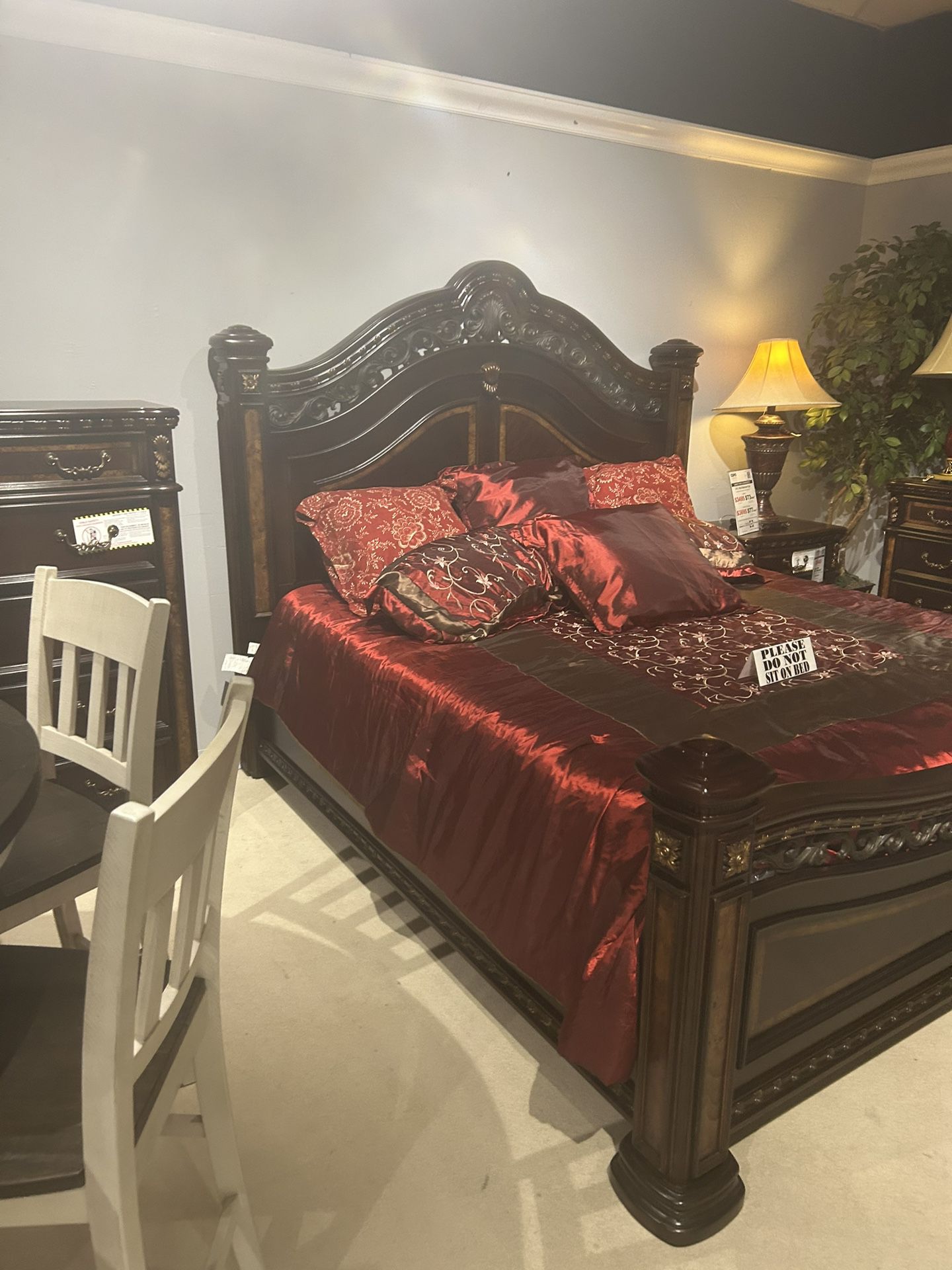 Queen Cal King Bedroom. Sets 