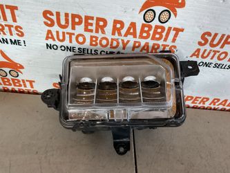 2021 Yukon Passenger Fog light COMPLETE OEM 2024🥳