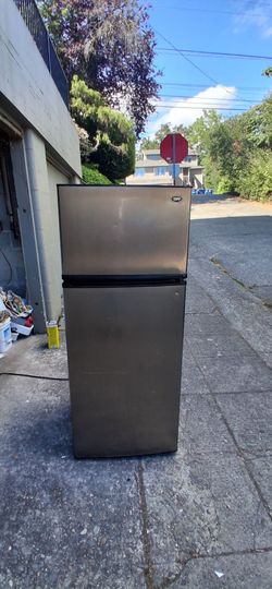 Sanyo Appartment Size Refrigerator - Can Deliver