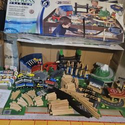 Imaginarium Express Premium Metro Line Train Table & Thomas & Friends Train Track Set~》$90