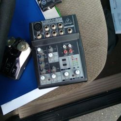 Beringer 502 Mixer / Soundboard